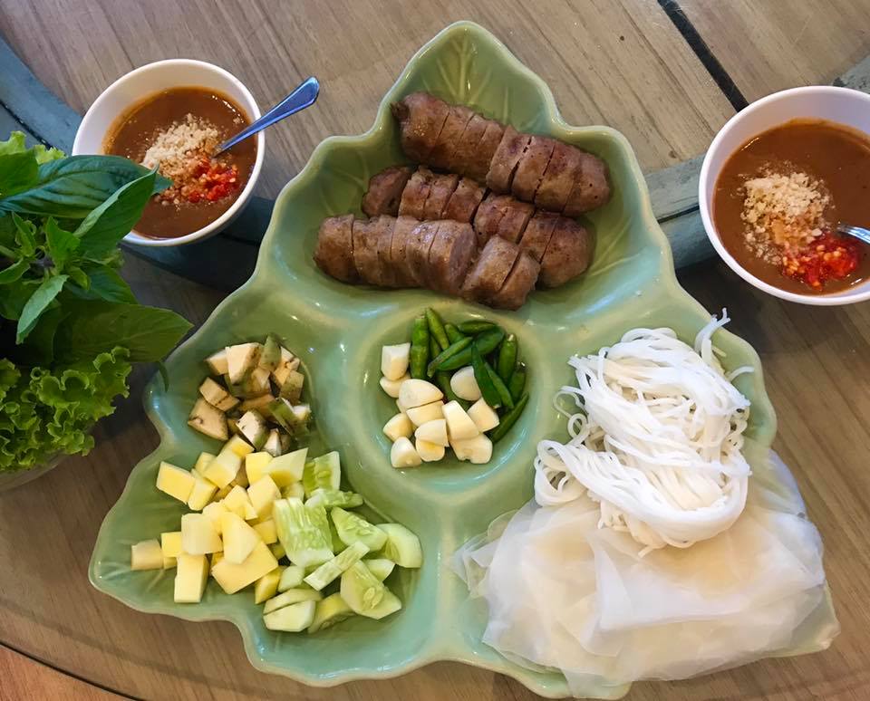 แหนมเนือง